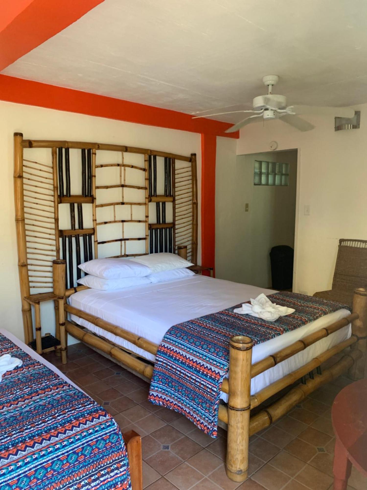 All Seasons Belize Hopkins Ngoại thất bức ảnh